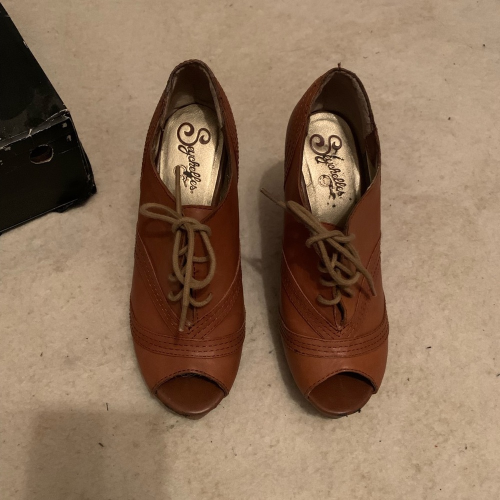 Seychelles Hawk wedges